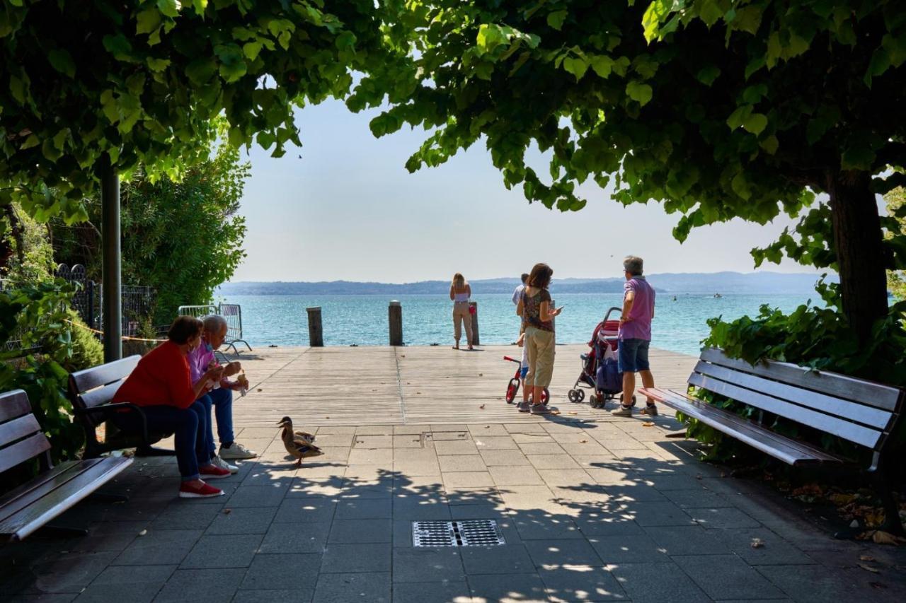 Porto Valentino Apartment Sirmione Esterno foto